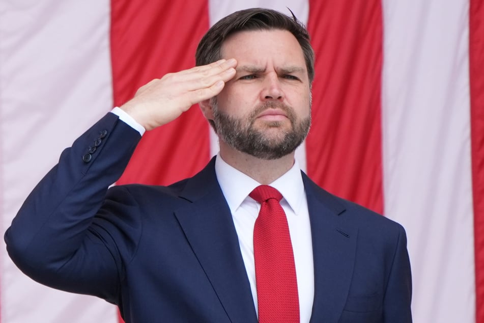 US-Vizepräsident JD Vance (41) gibt die Marschrichtung für den Trump-Putin-Gipfel vor.