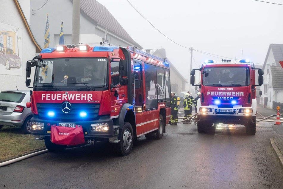 Über mehrere Stunden hatte das Feuer die Rettungskräfte in Atem gehalten.