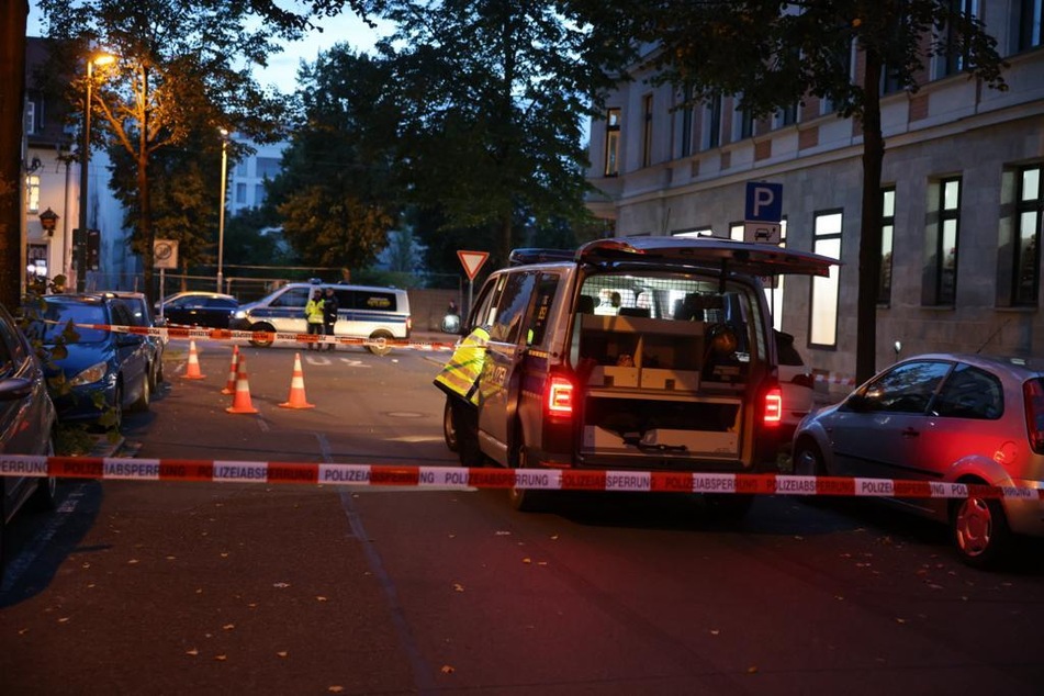 Die Einertstraße im Leipziger Osten wurde am Abend abgesperrt.