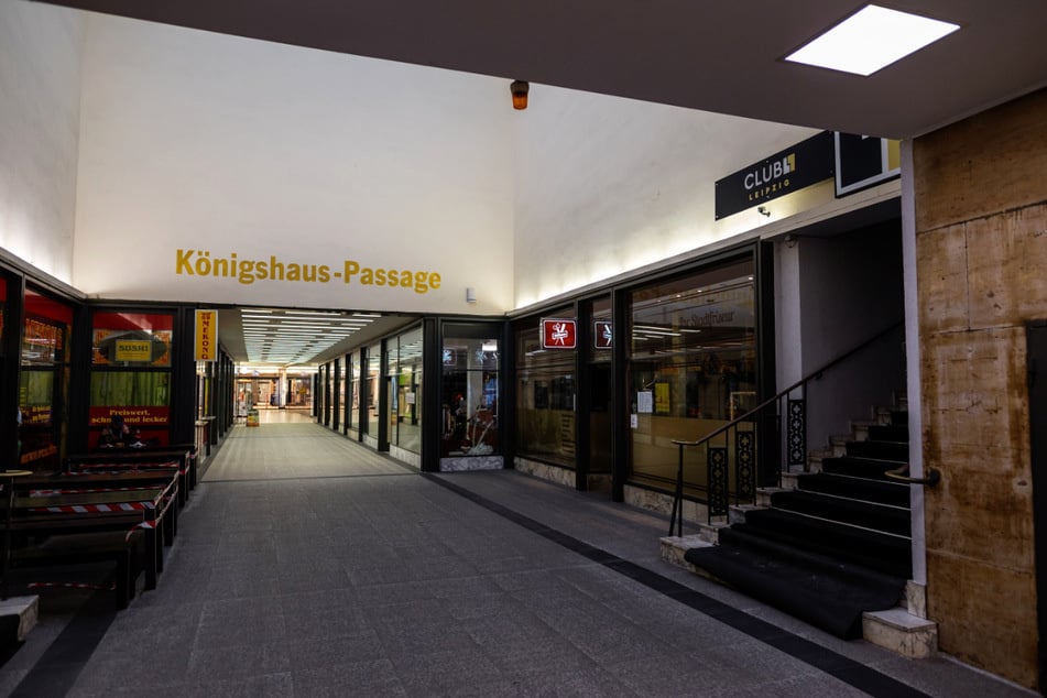 Die Verhandlung dreht sich um die Geschehnisse im Club "Königshaus" in der Nacht vom 23. auf den 24. Juli 2023. In der Nähe der Garderobe soll Ibrahim A. zwei Gäste mit einem Messer angegriffen haben. Der Club hat mittlerweile neue Inhaber und einen neuen Namen. (Archiv)