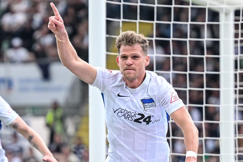In der laufenden Saison steht der Stürmer noch bei Hertha BSC unter Vertrag, wechselt anschließend ablösefrei nach Giesing.