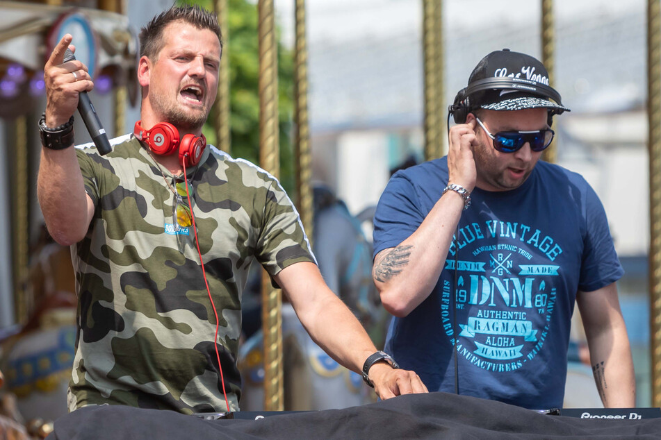 Ric Einenkel (42, l.) und Sebastian Seidel (36) wollen dem Schlossteich einheizen.