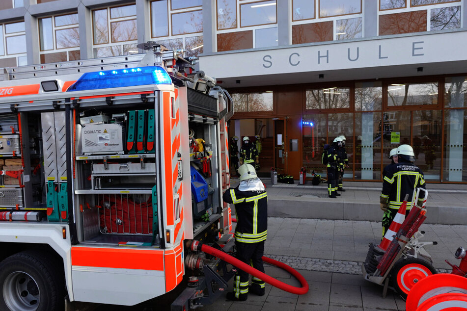 In der Schule am Leutzscher Holz in Leipzig ist es am Donnerstag zu einem Kellerbrand gekommen.