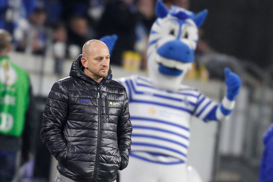 Torsten Lieberknecht, der Trainer des MSV Duisburg, muss mit seiner Mannschaft am Montagabend gegen den BVB antreten.