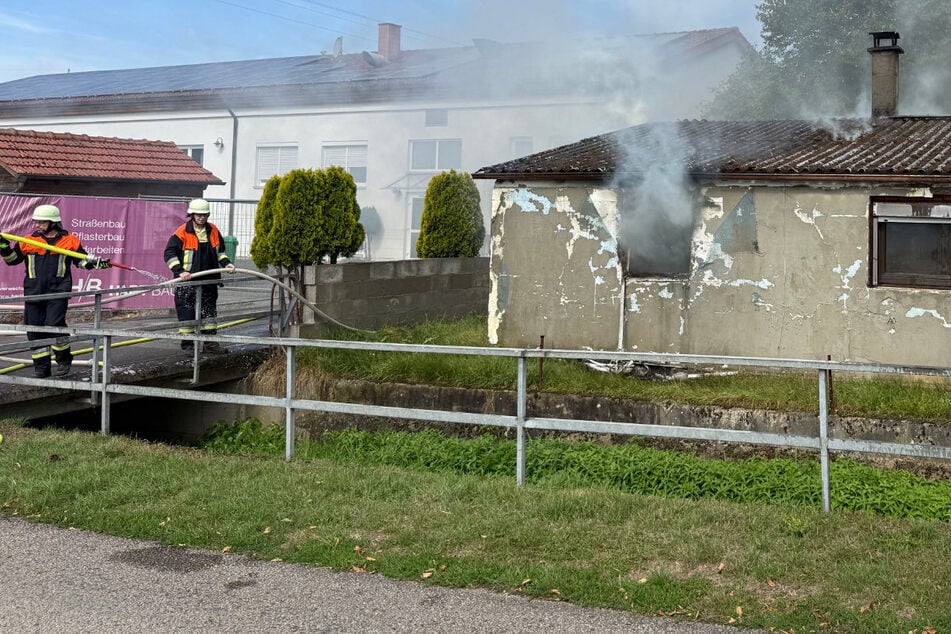 In einem Bungalow in Oberhaid ist am Donnerstagvormittag ein Brand ausgebrochen. Verletzt wurde nach ersten Erkenntnissen niemand.