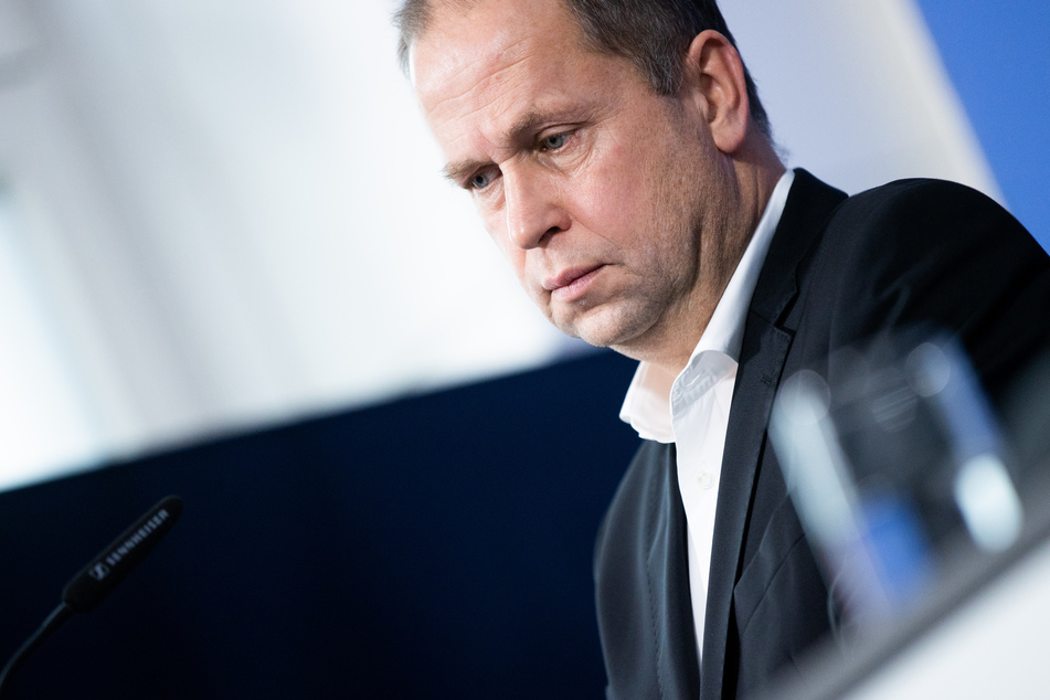 NRW-Vize-Ministerpräsident Joachim Stamp (50, FDP) kritisierte nicht nur das Corona-Meldewesen in Deutschland, auch die Talkshow-Auftritte von Virologen sieht er kritisch (Archivbild).
