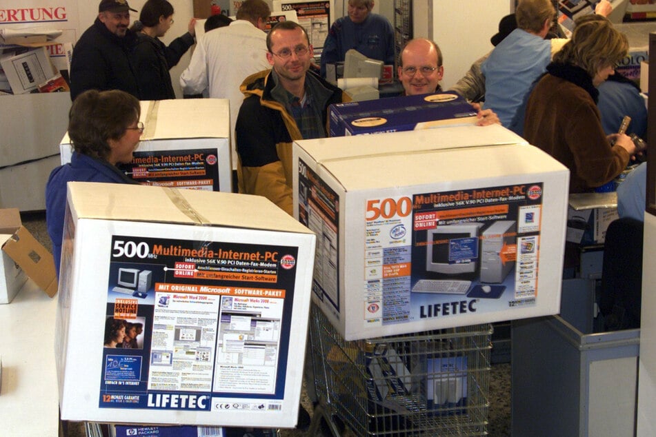 Auch im Jahr 1999 erfreuten sich die Aldi-PCs noch immer großer Beliebtheit in Deutschland.