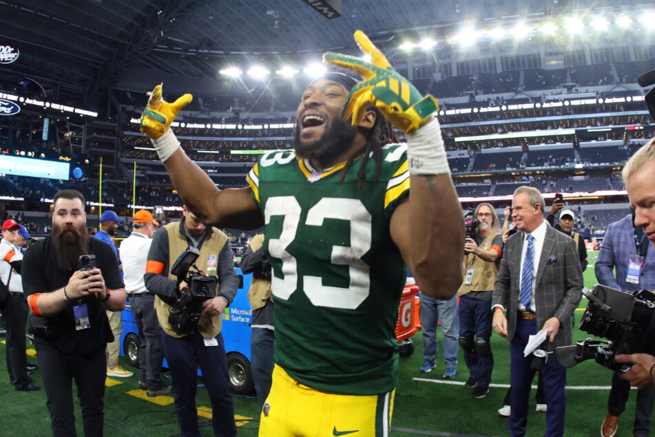Der Glücksbringer hat gewirkt: Aaron Jones (29) durfte sich am Sonntag über einen Sieg seiner Packers freuen.