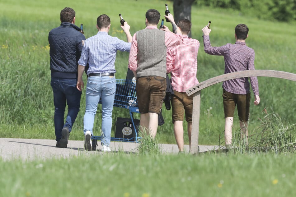 Am Herrentag können die Männer das Bier und das Wetter genießen. (Archivbild)