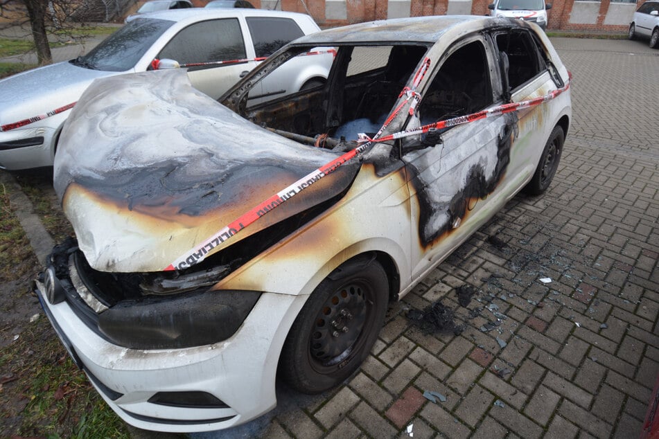 Im Landkreis Harz brannte in der Nacht ein VW.