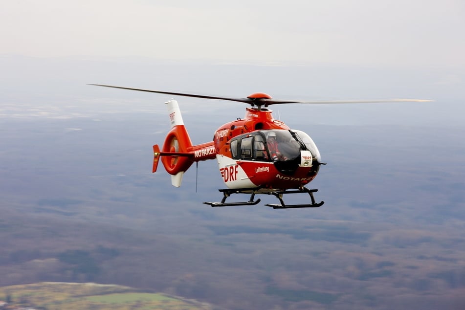 Ein Rettungshubschrauber eilte zur Hilfe. (Archivbild)