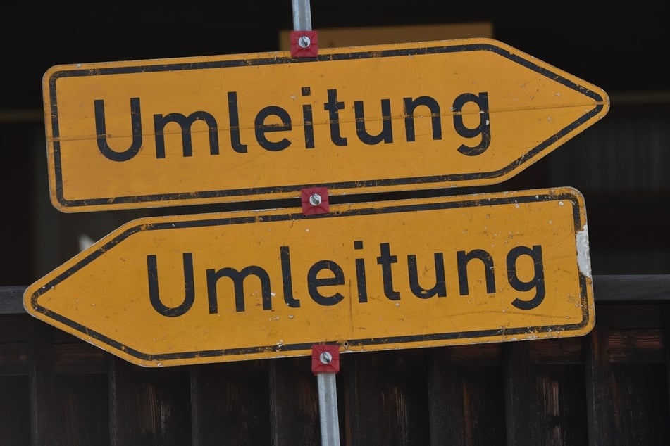 Bis Ende April wird der Autoverkehr umgeleitet. (Symbolbild)