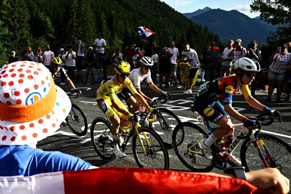 Push-up-Gate auf der Tour de France der Frauen: Erst Betrugsvorwürfe, dann Wirbel um BH-Kontrollen