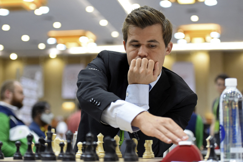Magnus Carlsen has raised serious concerns about cheating being a big problem in the chess world.