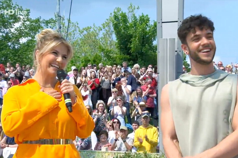 Two DSDS winners at the ZDF TV garden: The two Swiss Beatrice Egli (33) and Lucca Hänni (27) were allowed to abseil to entertain viewers in front of a high-rise building.