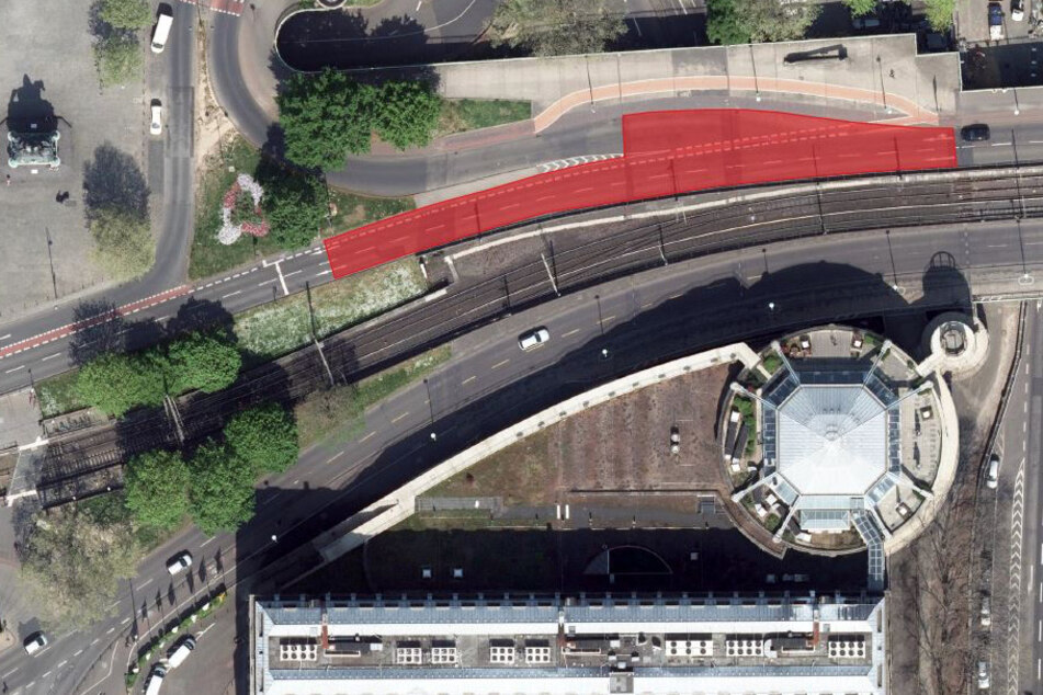 Die Stadt Köln lässt ab dem 16. November den Asphalt der Deutzer Brücke stellenweise reparieren.