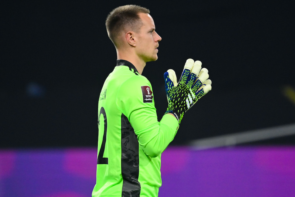 Torwart Marc-Andre Ter Stegen (29) richtet sich auf weiteres Turnier auf der Bank ein.