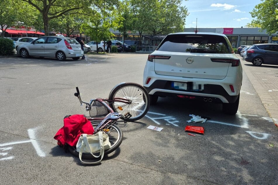 Die angefahrene Radfahrerin musste in eine Klinik gebracht werden.