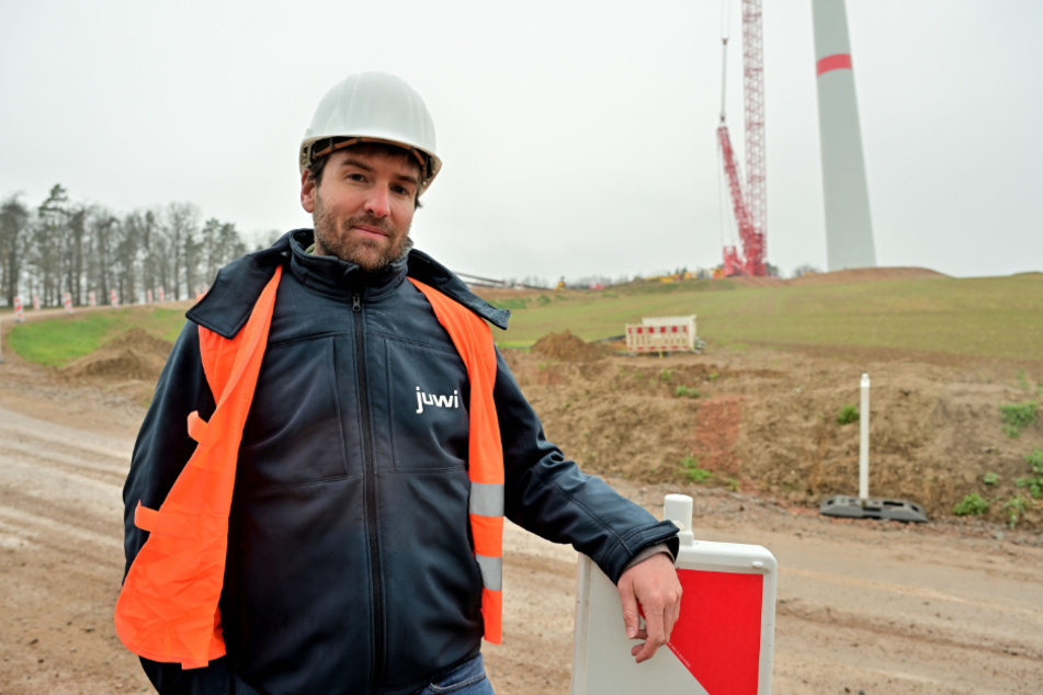 Für Projektleiter Jörg Heilmann (37) war der Bau des Windparks durch viele behördliche Auflagen eine zeitintensive Herausforderung.