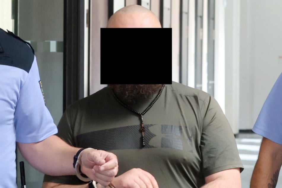 Khamzat E. (35) ist derzeit in U-Haft. Er saß auch schon ein, weil er seine Ehefrau immer wieder angegriffen hatte.