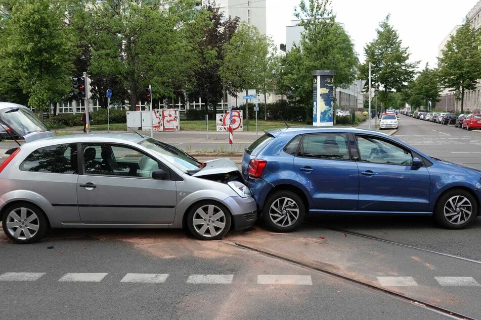 Heftiger Auffahrunfall im Osten von Leipzig: Mehrere Verletzte