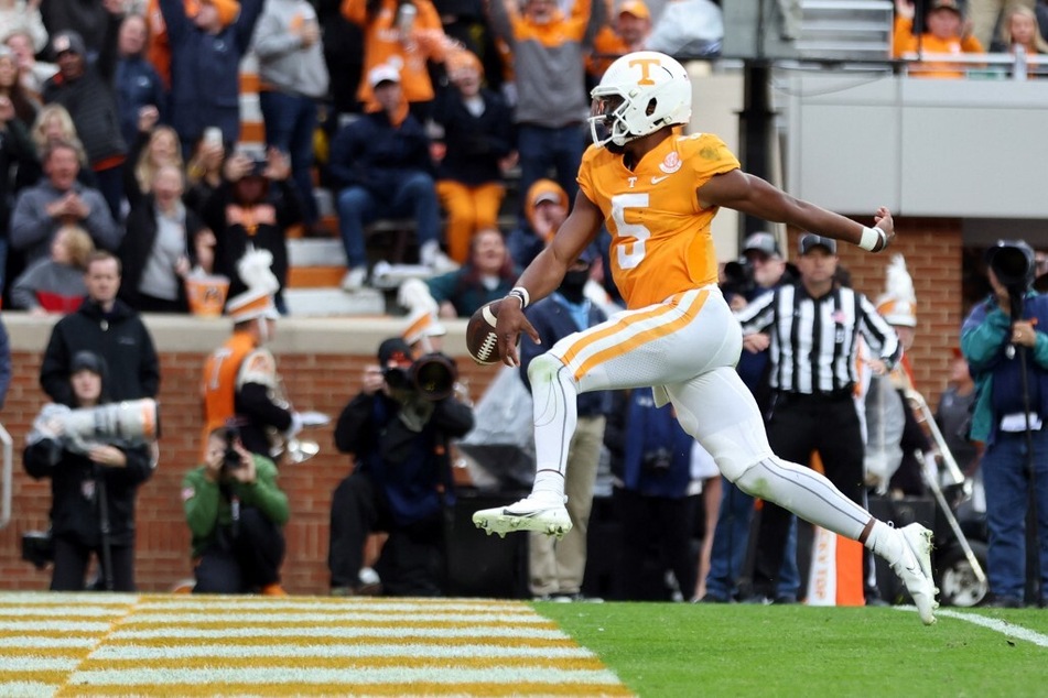 Tennessee quarterback Hendon Hooker will miss the remainder of the college football season thanks to an ACL tear.