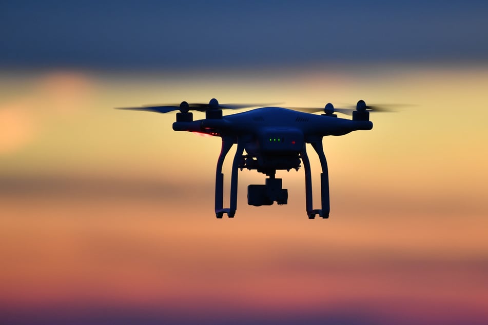 Am Sonntag eskalierte ein Streit um einen Drohnenflug bei Reinsdorf. (Symbolbild)