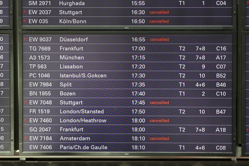 Fast alle geplanten Abflüge der Lufthansa-Tochter fallen am Hamburger Flughafen aus.