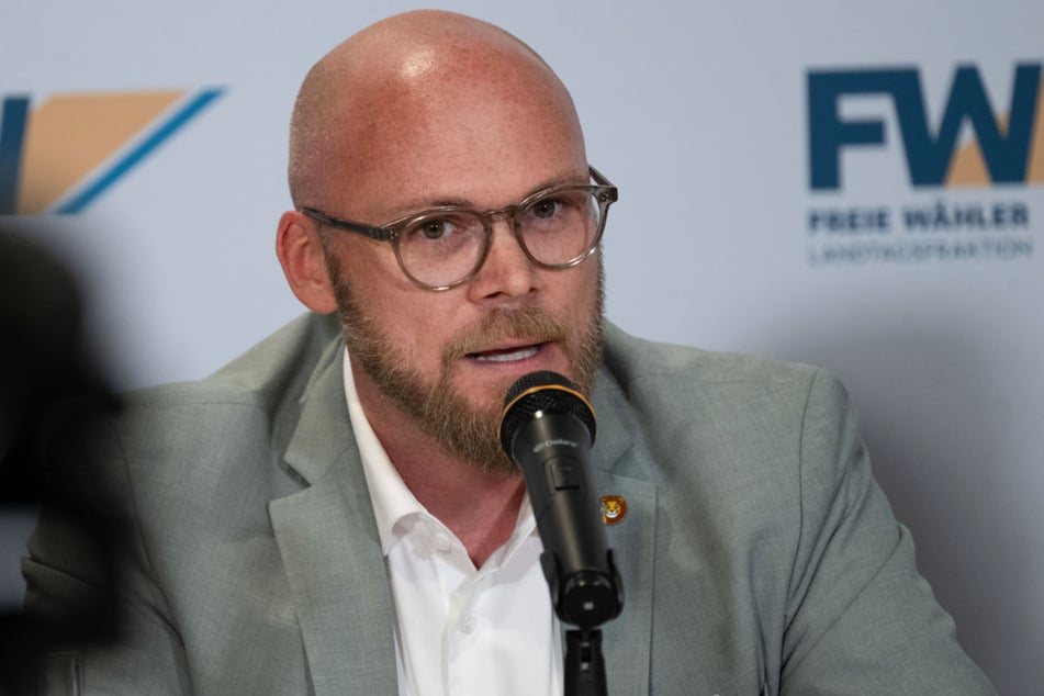 Digitální ministr Bavorska Fabian Mehring (36, Svobodní voliči) se staví proti anonymitě na sociálních sítích.