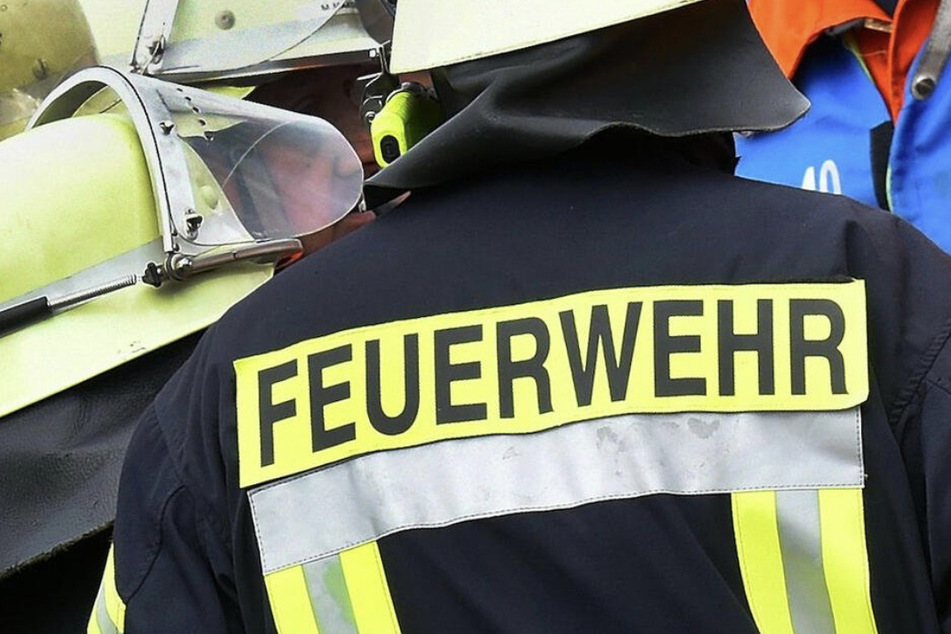 Der angefahrene Mann hatte die Einsatzkräfte unterstützen wollen. (Symbolbild)
