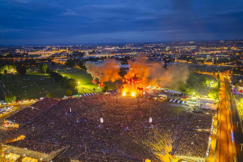 Rund 235.000 Menschen besuchten 2024 die vier Rammstein-Konzerte in der Rinne in Dresden.