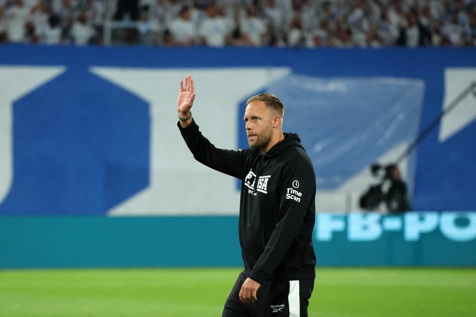 Bye bye! Daniel Brinkmann (40) muss den FCH nach knapp zwei Jahren verlassen.