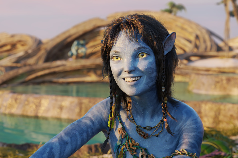 Sigourney Weaver (73) als Kiri in einer Szene aus "Avatar 2: The Way Of Water".