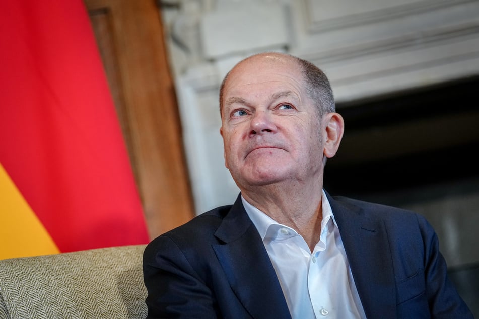 Bundeskanzler Olaf Scholz (66, SPD) muss sich am 16. Februar gegen gleich drei Kontrahenten beim TV-Duell behaupten.