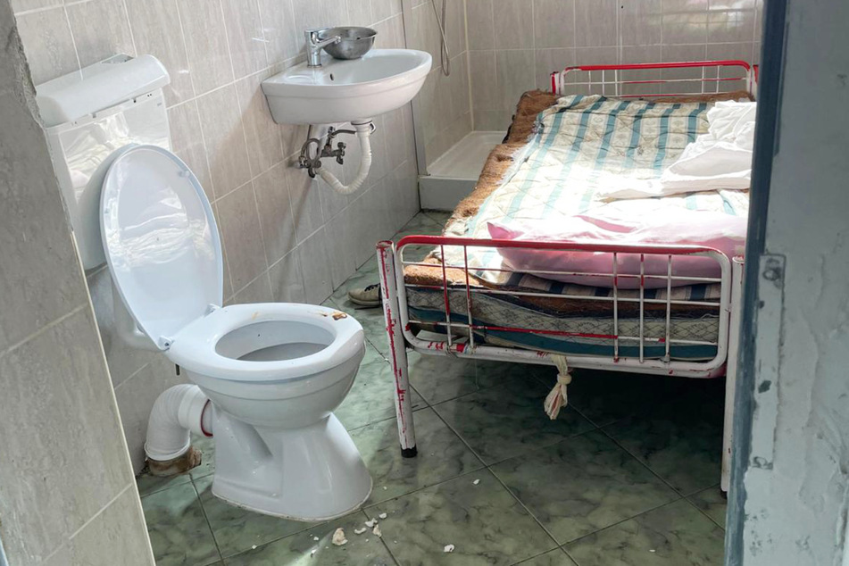Fäkalien, Blut, Fliegen: Horror-Zustände in Pflegeheim aufgedeckt