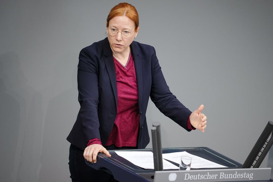 Dagmar Schmidt (52), stellvertretende SPD-Fraktionsvorsitzende, will mithilfe eines Rauchverbots besonders die Jüngeren schützen.