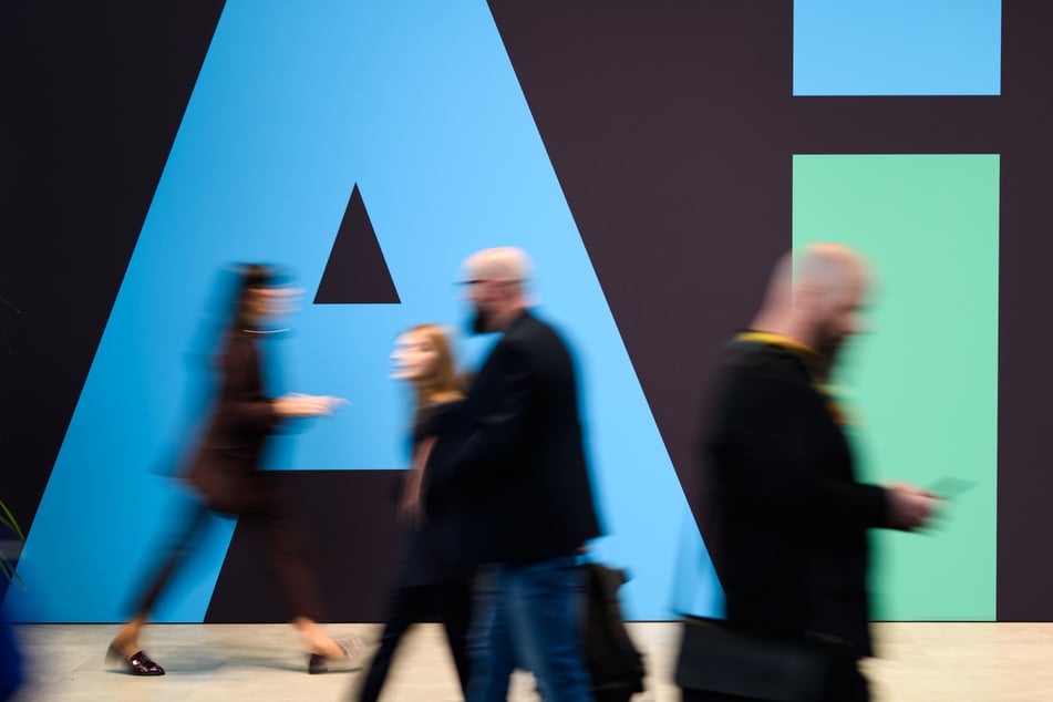 "Artificial Intelligence" zu deutsch "Künstliche Intelligenz" übernimmt nun wortwörtlich das Steuer. (Symbolbild)