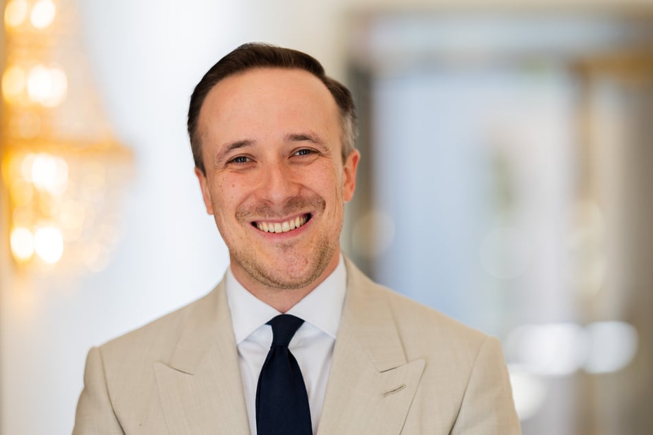Joe Laschet (36) ist bereits Show-erprobt und weiht seinen Vater in alles ein.