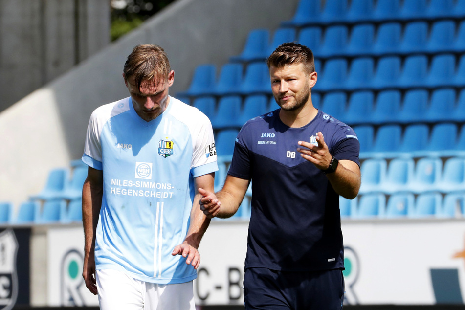 CFC-Trainer Daniel Berlinski (35, r.) und sein Routinier Robert Zickert (31) brachten aus Berlin immerhin einen Punkt mit.