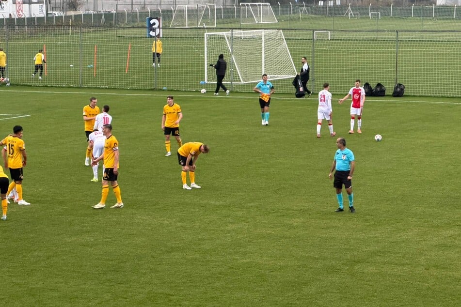Schluss! Dynamo Dresden und Rot-Weiss Essen trennen sich unentschieden.
