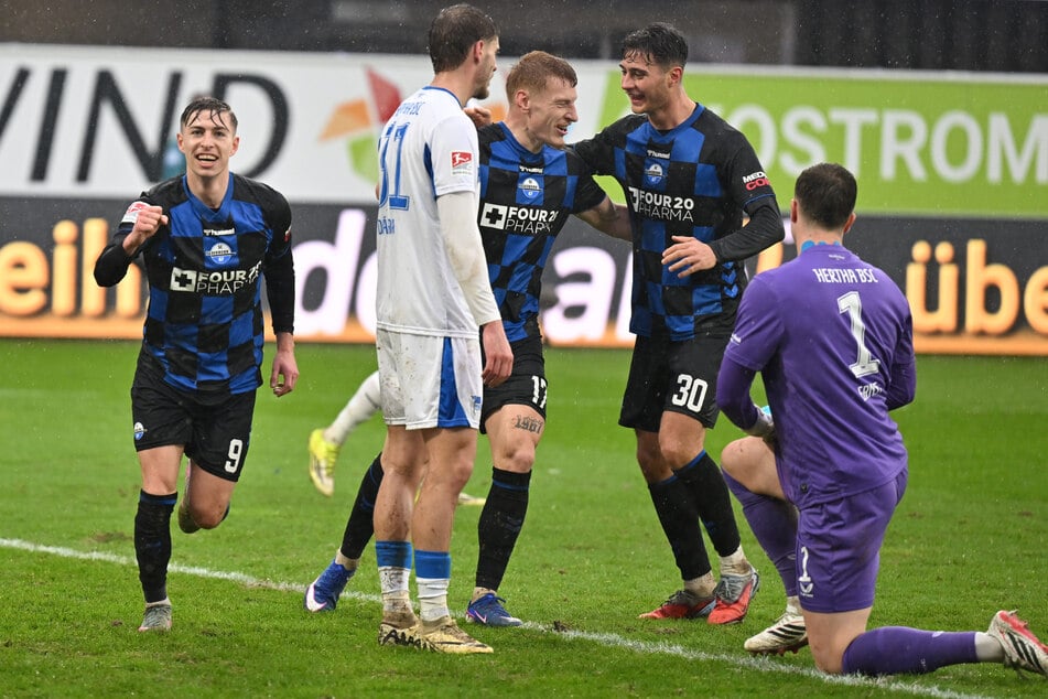 Marton Dardai (24, 2.v.l.) könnte eine Pause bekommen.