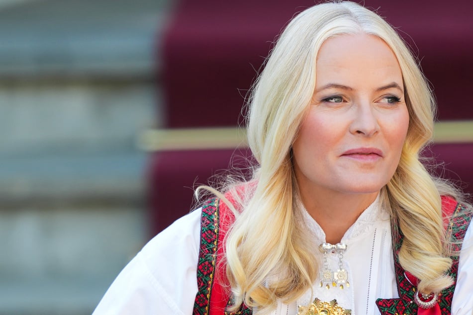 Mit Sauerstoffgerät: Mette-Marit nach Epstein-Interview in Notaufnahme gebracht