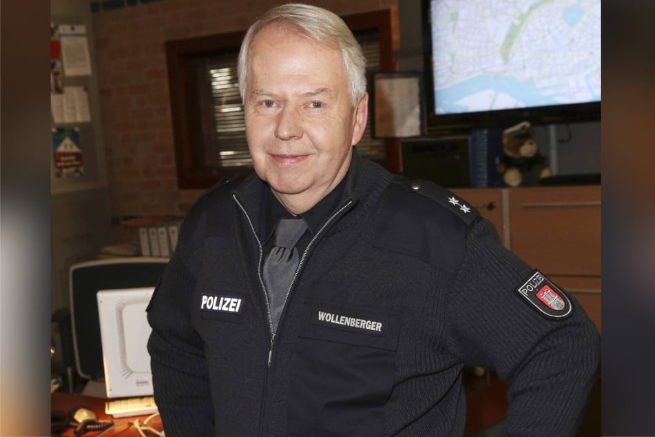 Harald Maack (67) als "Polizeihauptkommissar Jörn Wollenberger" in Uniform. (Archivbild)