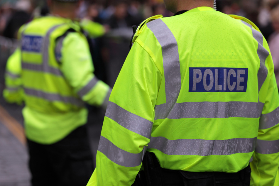 Die Polizei ermittelt nach der Messerattacke in Wales. (Symbolbild)