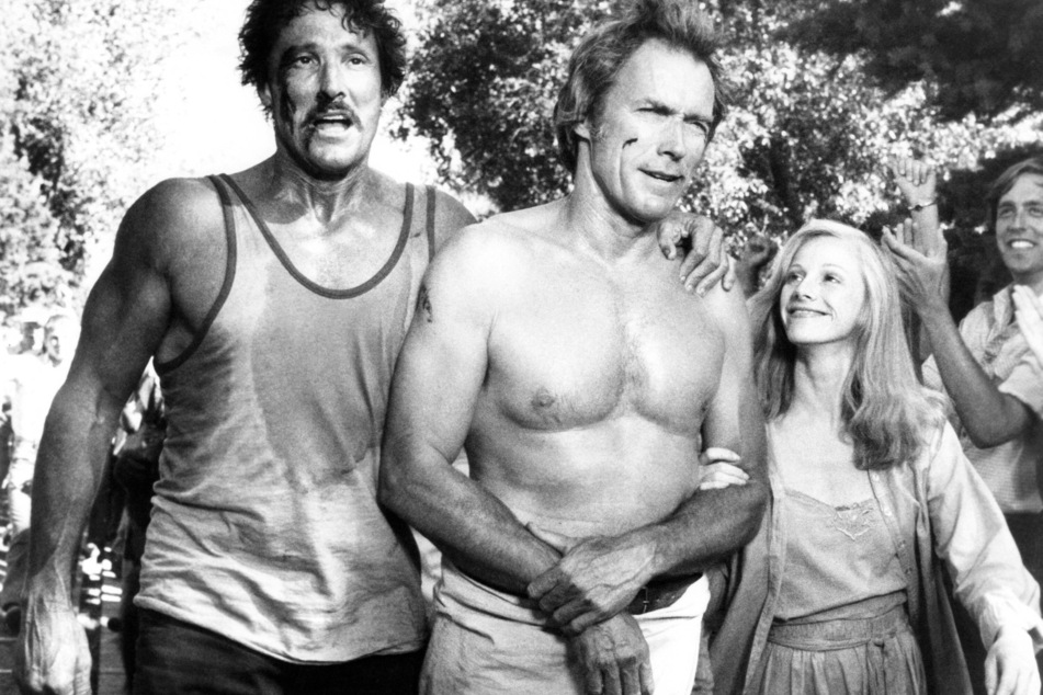 William Smith (†88, l.) neben Clint Eastwood (91) in dem Film "Mit Vollgas nach San Fernando" aus 1980. (Archivbild)
