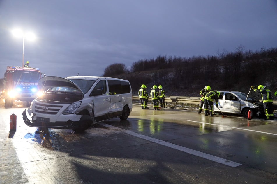 Auf der A72 krachte es am heutigen Freitagnachmittag: Zwei Fahrzeuge waren an dem Crash beteiligt.