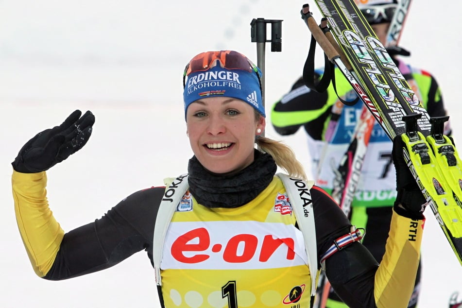 Magdalena Neuner schafft es in die top 5 der besten Biathletinnen weltweit.