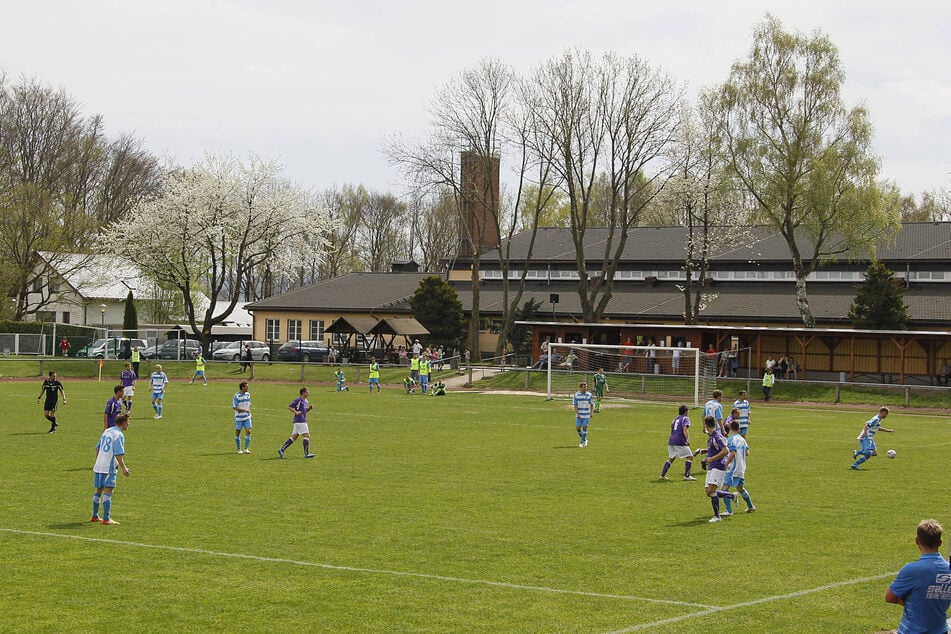 Der Sportplatz in Beierfeld. Hier geschah am Samstag der Überfall von etwa 50 Auer Chaoten auf die FSV-Fans.