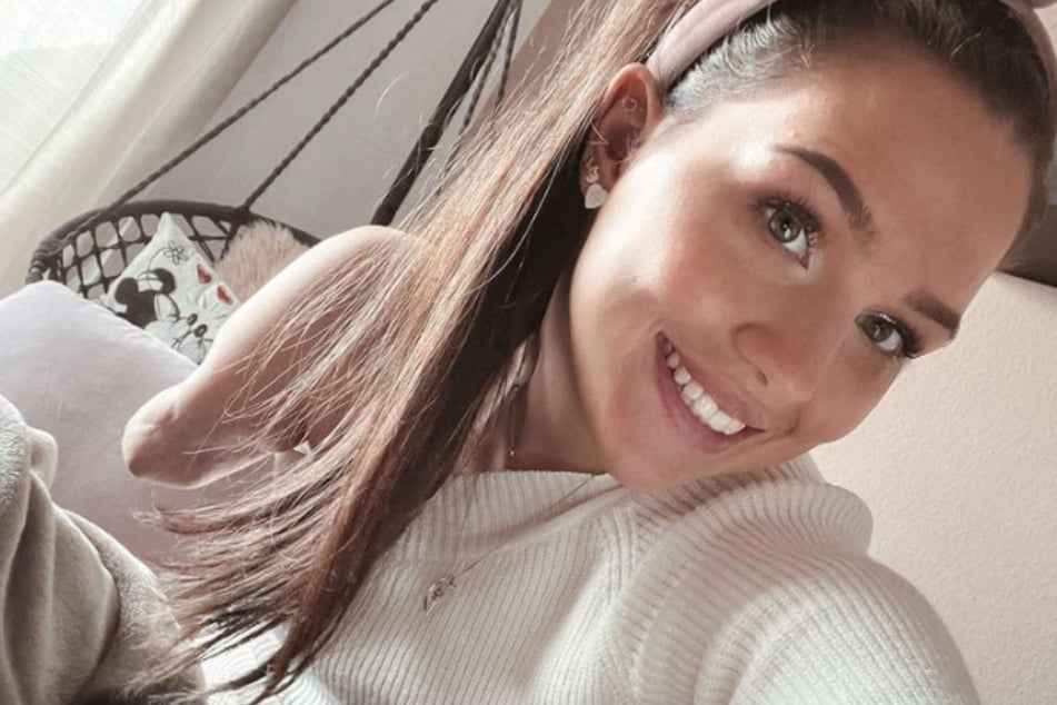 Bei Instagram berichtet Gina Rühl (22), die 2019 ihren linken Arm bei einem Verkehrsunfall verlor, regelmäßig von ihrem Alltag.
