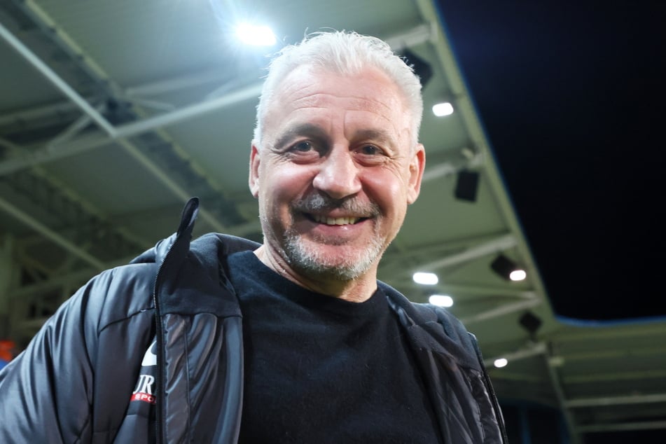 Aue-Cheftrainer Pavel Dotchev (57) ist heimlicher EHV-Fan.